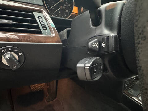 2009 BMW 5 Series 528i xDrive