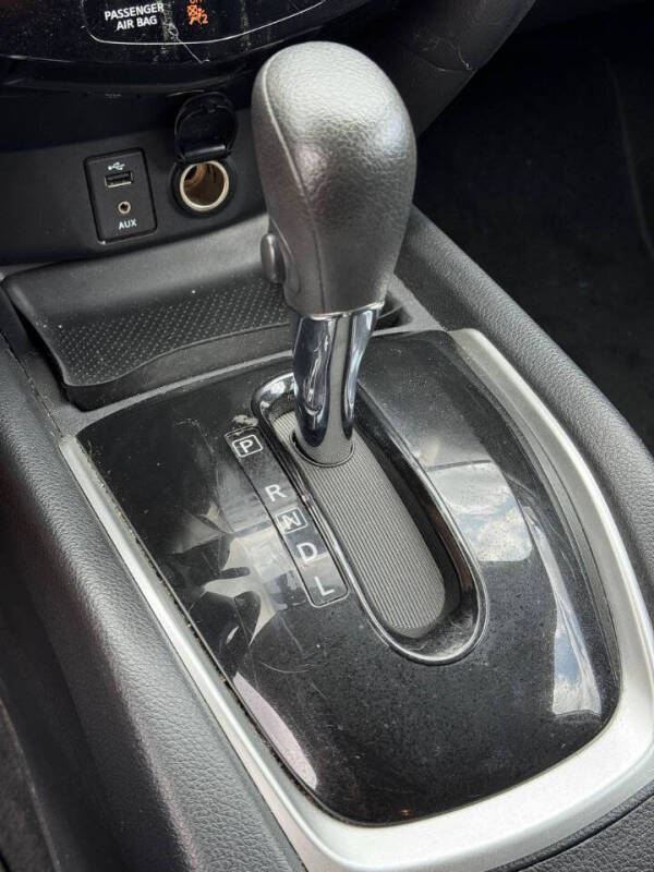 2015 Nissan Rogue SV