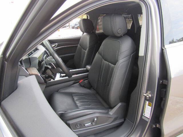 2019 Audi e-tron quattro Prestige