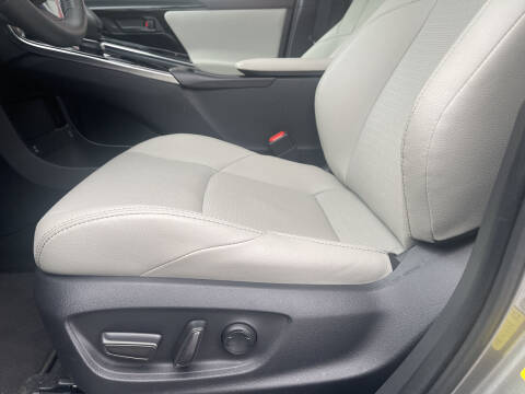 2023 Toyota bZ4X Limited