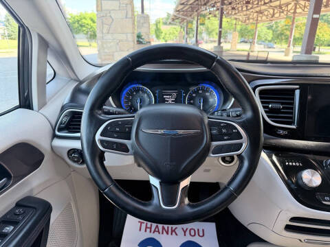 2017 Chrysler Pacifica Touring-L