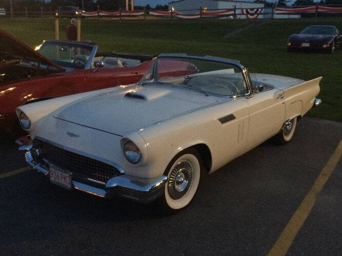 1957 Ford Thunderbird