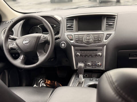 2020 Nissan Pathfinder SL