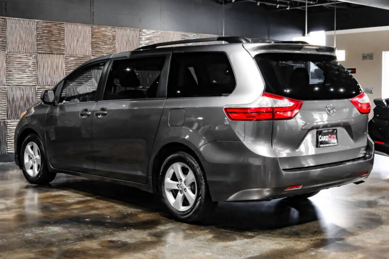 2017 Toyota Sienna