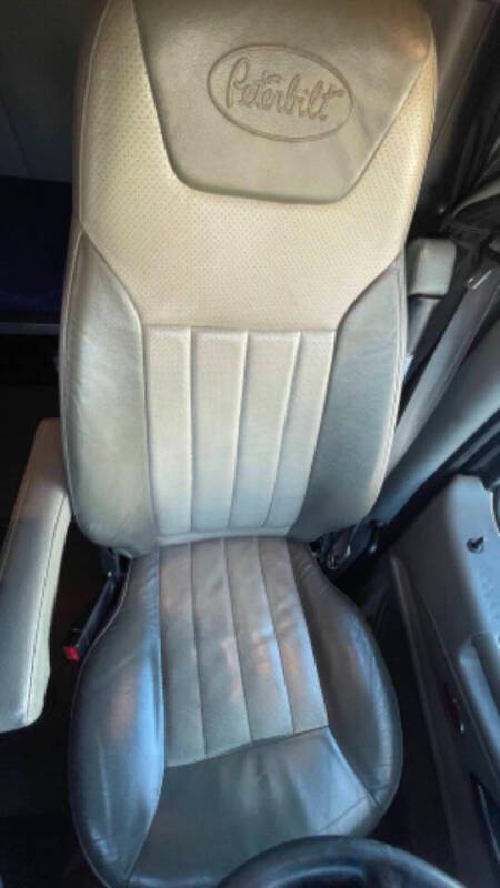 2020 Peterbilt 579