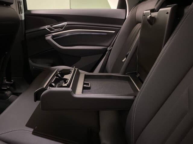 2023 Audi e-tron quattro Premium Plus