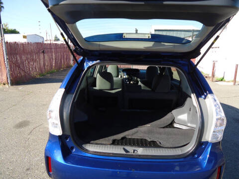 2012 Toyota Prius v Three