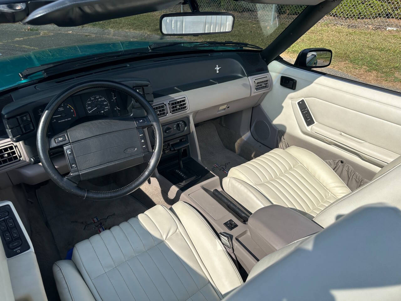 1992 Ford Mustang 25