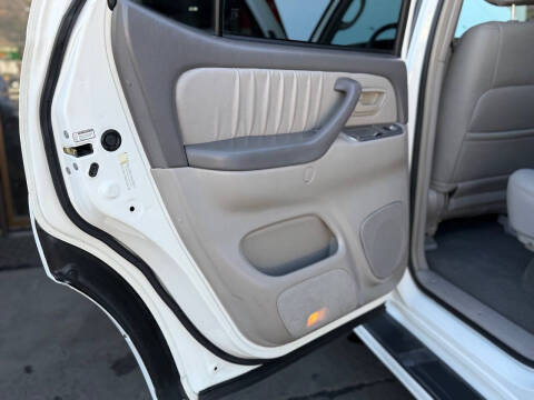 2004 Toyota Sequoia Limited