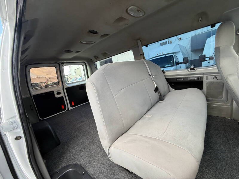 2012 Ford E-350