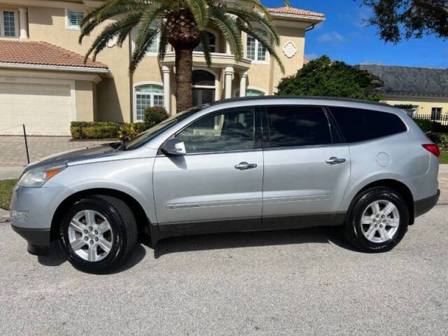 2009 Chevrolet Traverse for sale at B2 AUTO SALES in Pompano Beach, FL