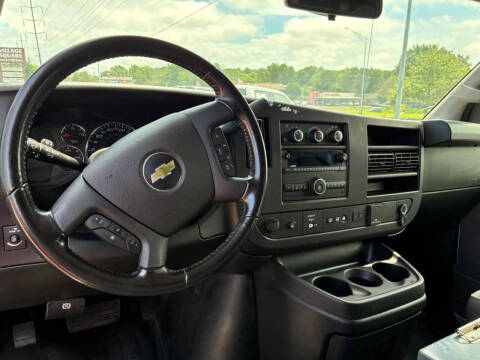 2022 Chevrolet Express 2500