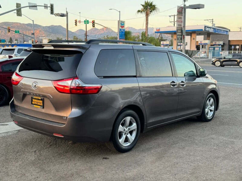 2017 Toyota Sienna