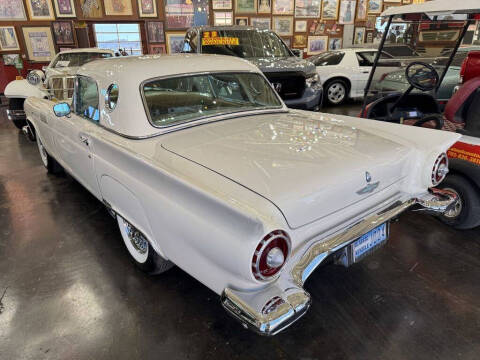 1957 Ford Thunderbird