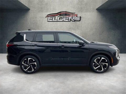 2023 Mitsubishi Outlander SE