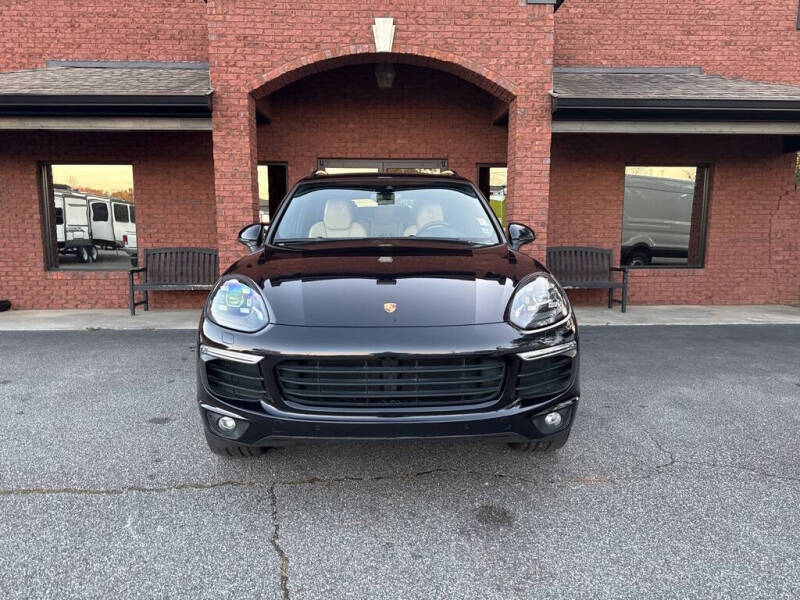 2017 Porsche Cayenne Platinum Edition photo 2