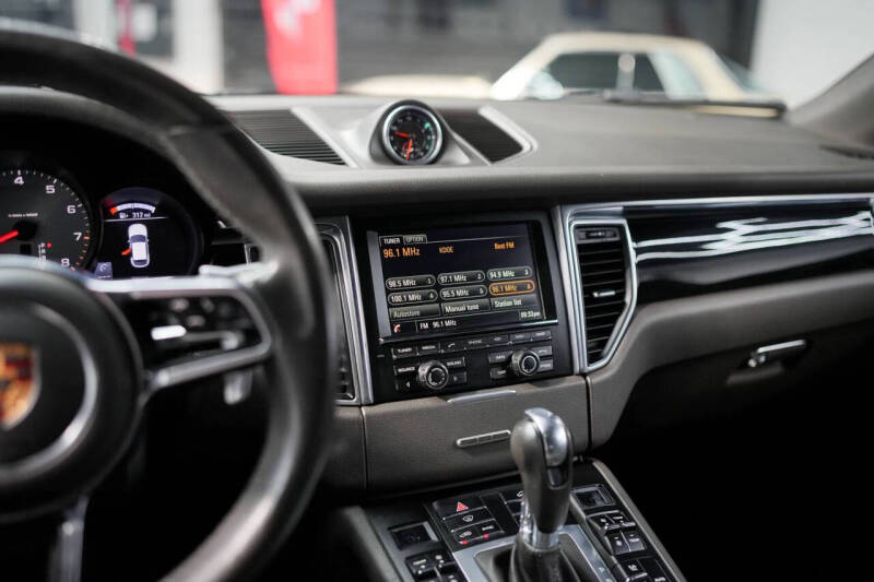 2015 Porsche Macan S