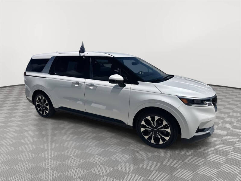 2024 Kia Carnival EX