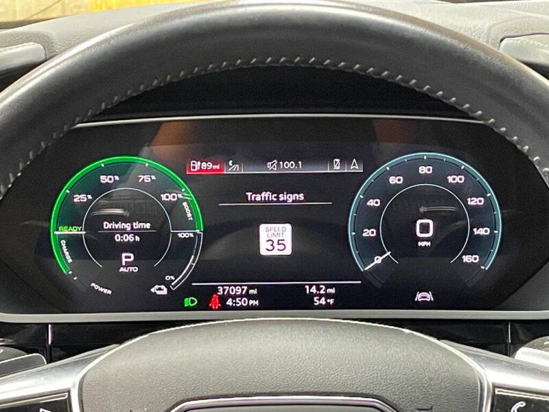 2019 Audi e-tron quattro Prestige