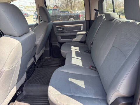 2016 RAM 1500 SLT