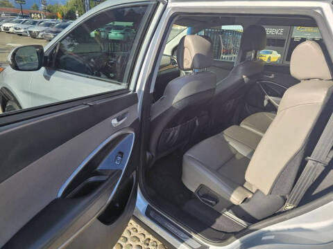 2017 Hyundai Santa Fe SE