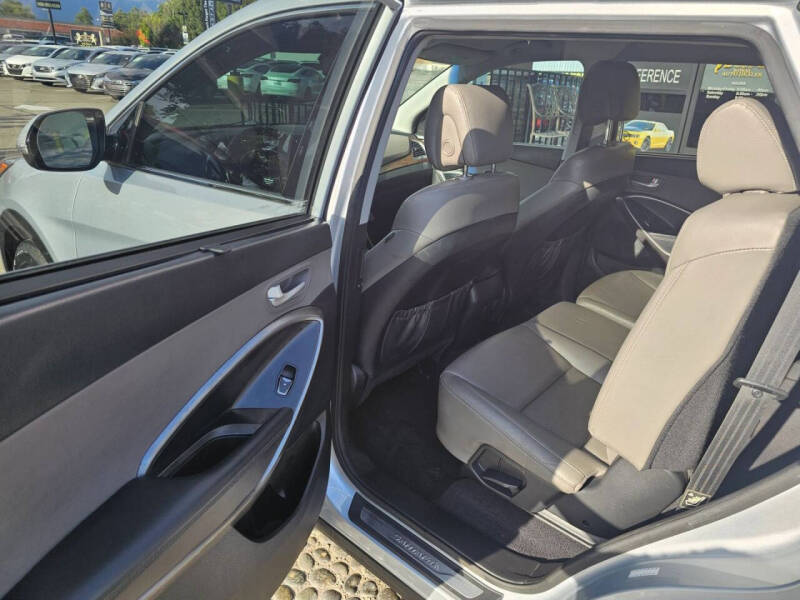 2017 Hyundai Santa Fe SE