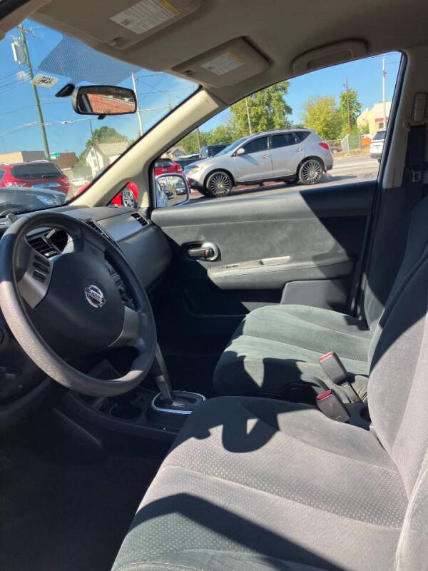 2010 Nissan Versa 1.8 S