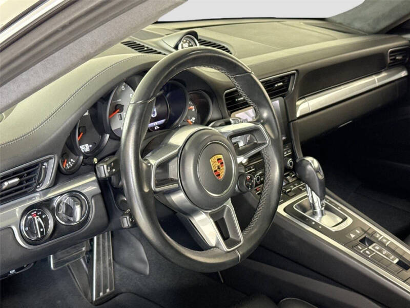 2019 Porsche 911 Carrera S