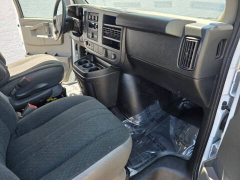 2025 GMC Savana 2500