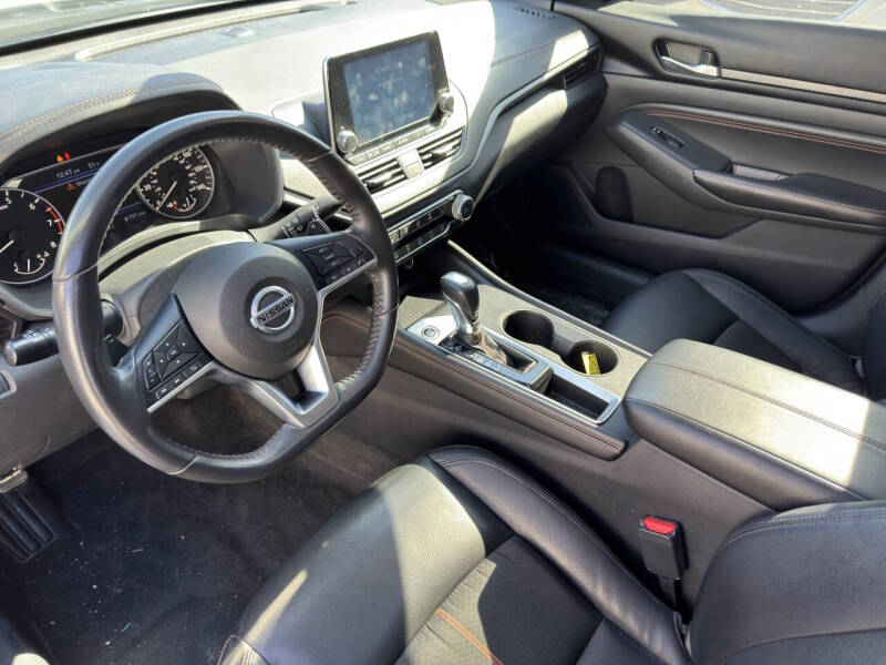 2022 Nissan Altima 2.5 SR