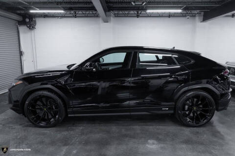 2023 Lamborghini Urus S