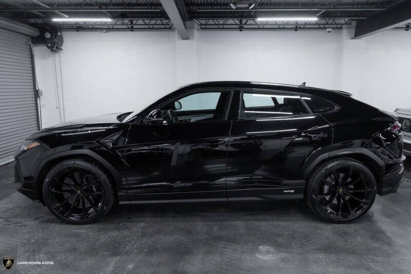 2023 Lamborghini Urus S