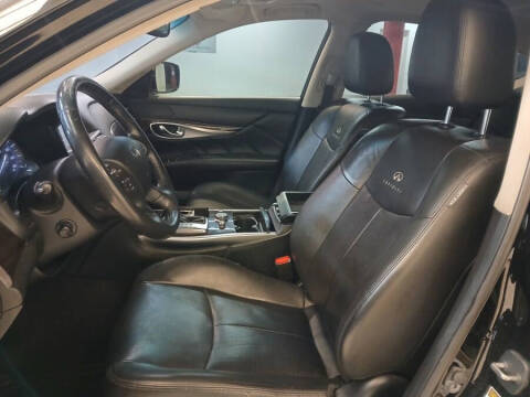2014 Infiniti Q70 3.7