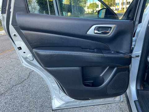 2014 Nissan Pathfinder SL