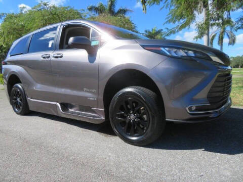 2021 Toyota Sienna XLE 8-Passenger