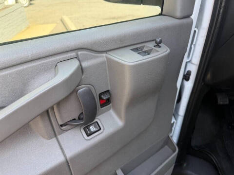 2018 Chevrolet Express LT 2500