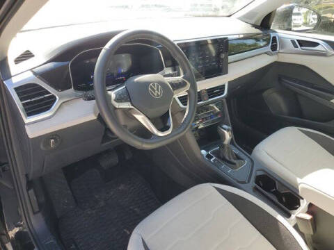 2025 Volkswagen Taos SE