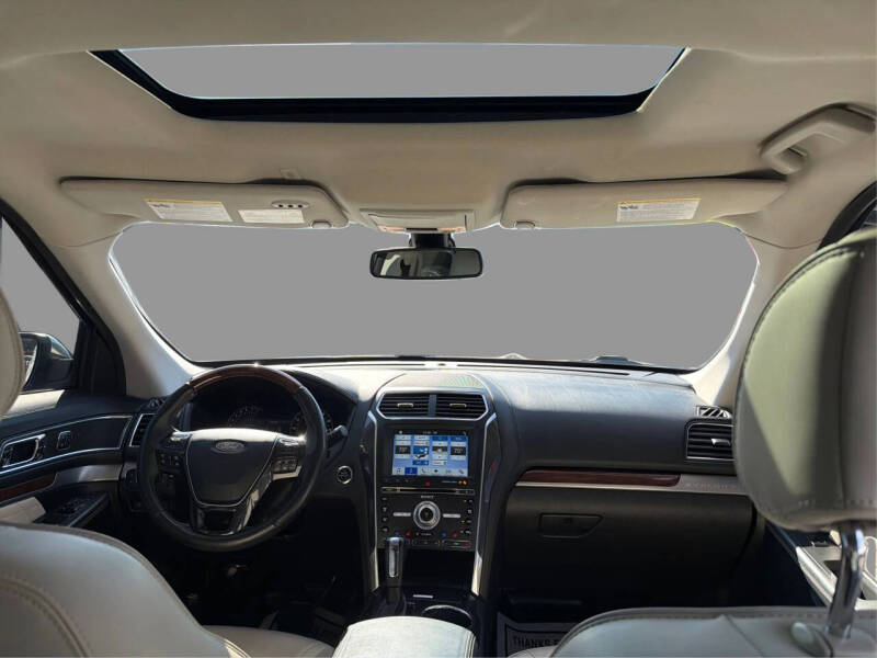 2017 Ford Explorer Platinum