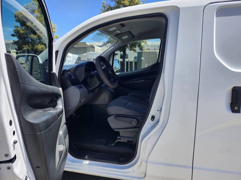 2017 Nissan NV200