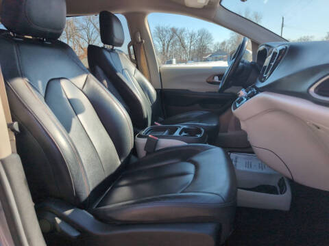 2017 Chrysler Pacifica Touring Plus