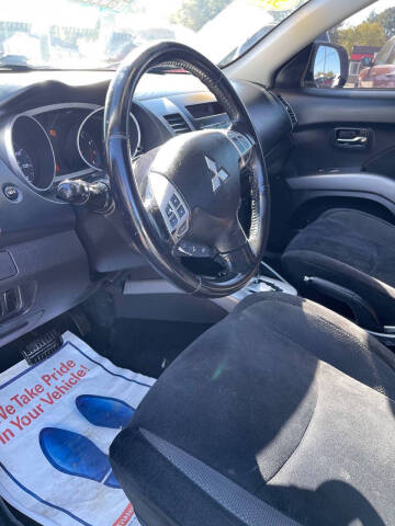 2010 Mitsubishi Outlander ES