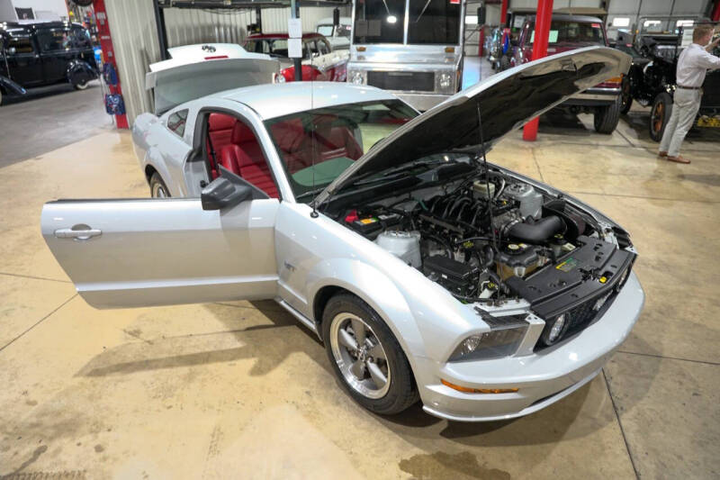 2005 Ford Mustang GT Premium