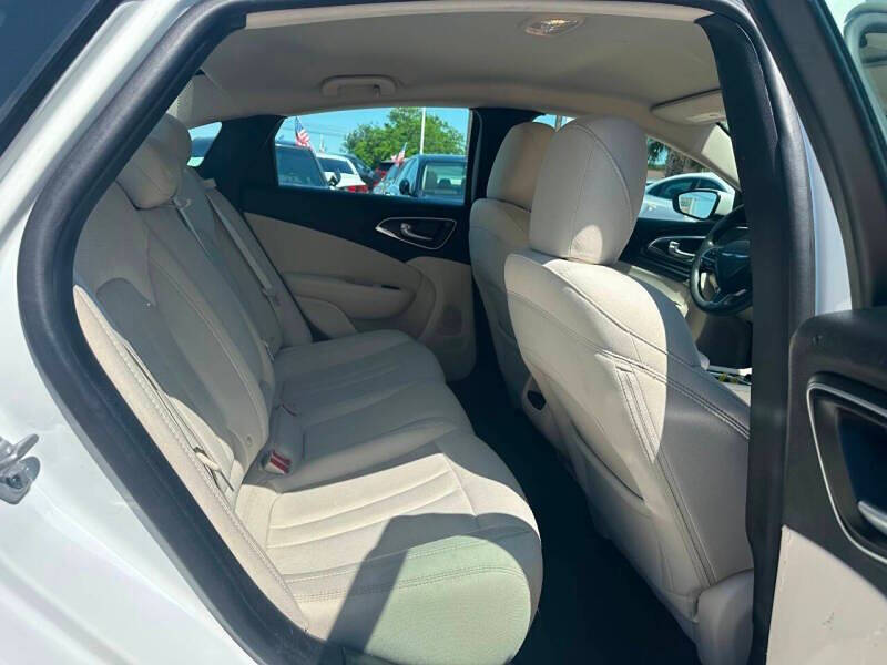 2015 Chrysler 200 Limited