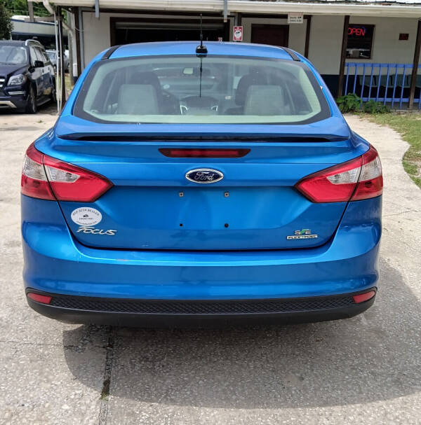 2014 Ford Focus SE photo 5