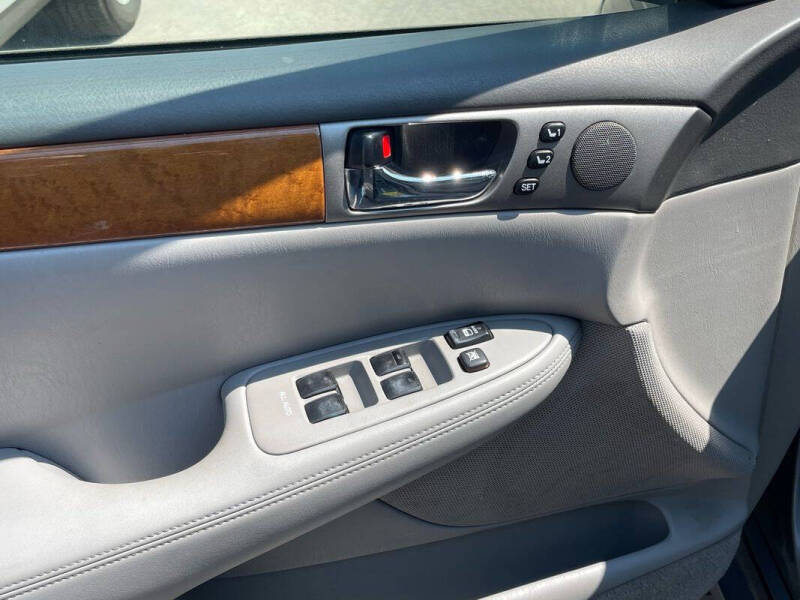 2005 Lexus ES 330