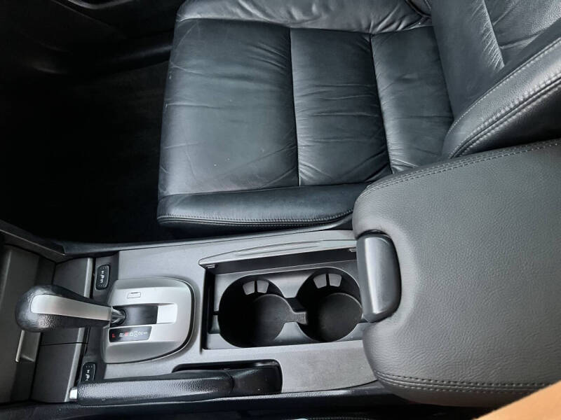 2012 Honda Accord EX-L V6 w/Navi