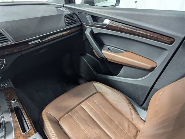 2019 Audi Q5 quattro Premium 45 TFSI