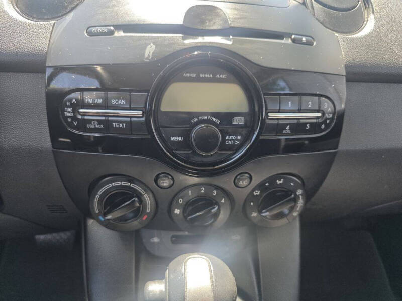 2013 Mazda MAZDA2 Touring