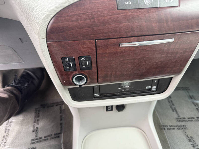 2014 Toyota Sienna Limited 7-Passenger