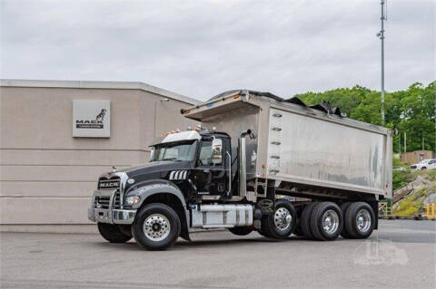 2015 Mack Granite